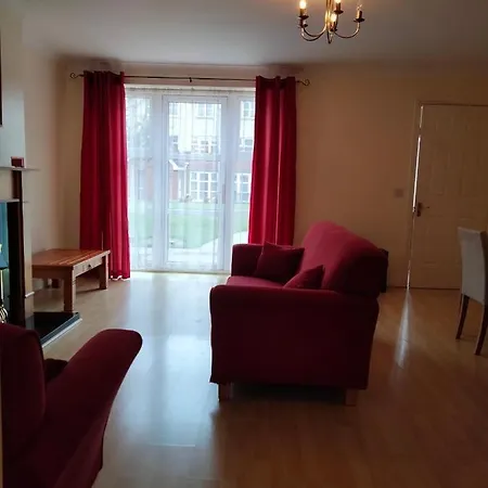 Community Courtyard Bungalow Apt Apartment *